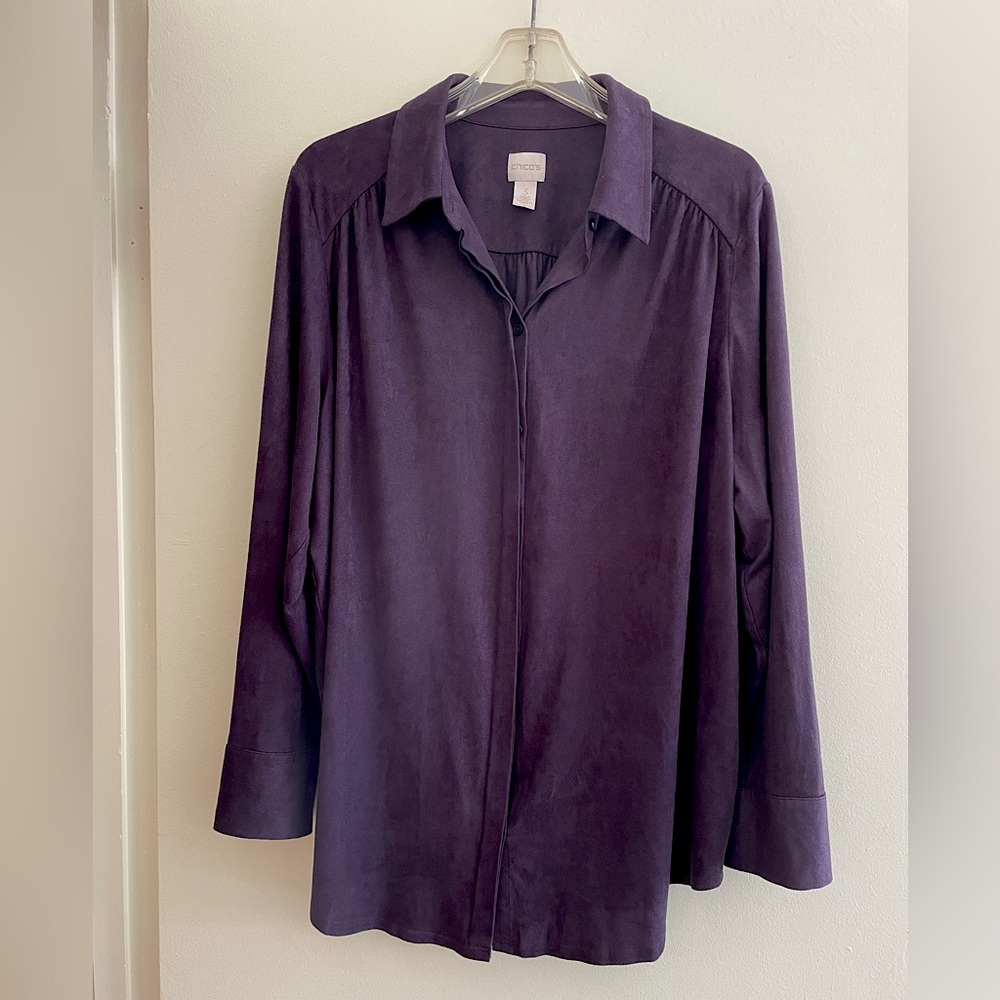 Chicos size 3 faux suede top with covered buttons in deep purple/eggplant